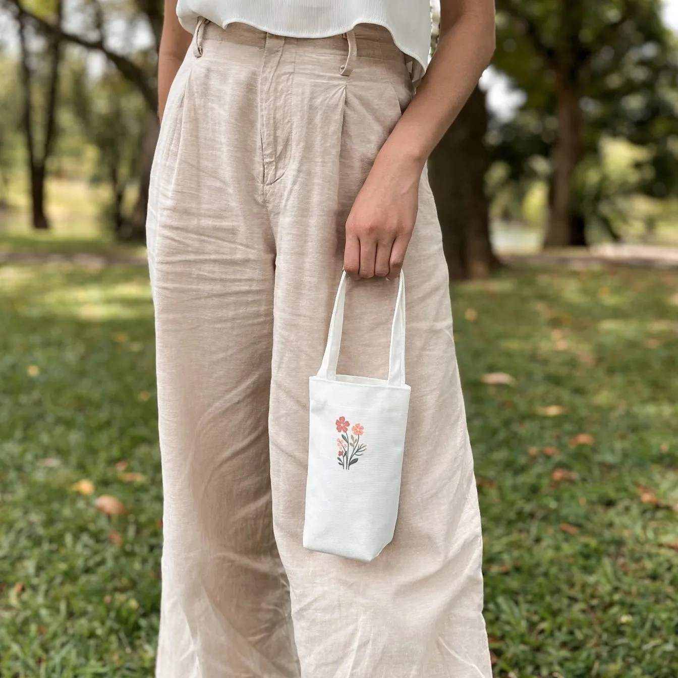 Clover Bottle Carrier