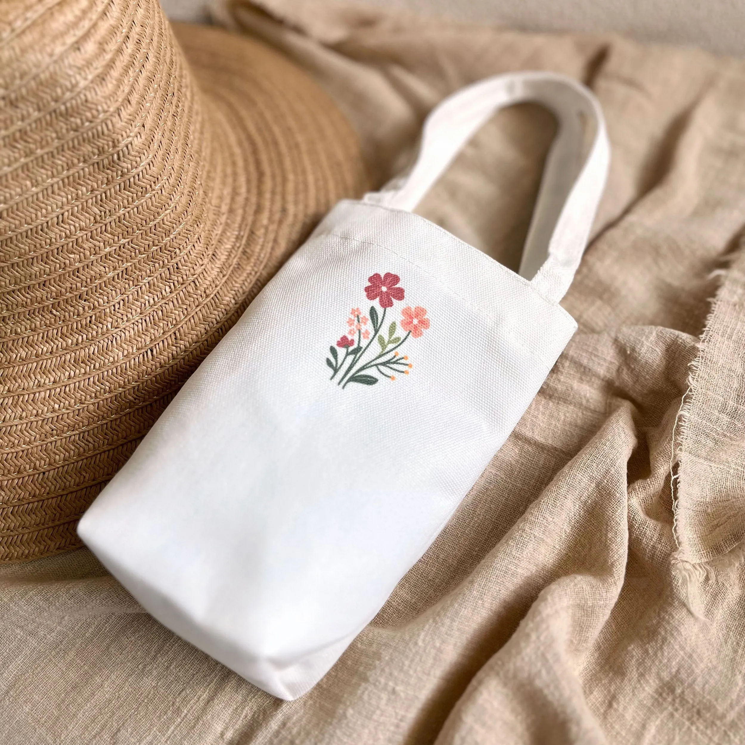 Clover Bottle Carrier