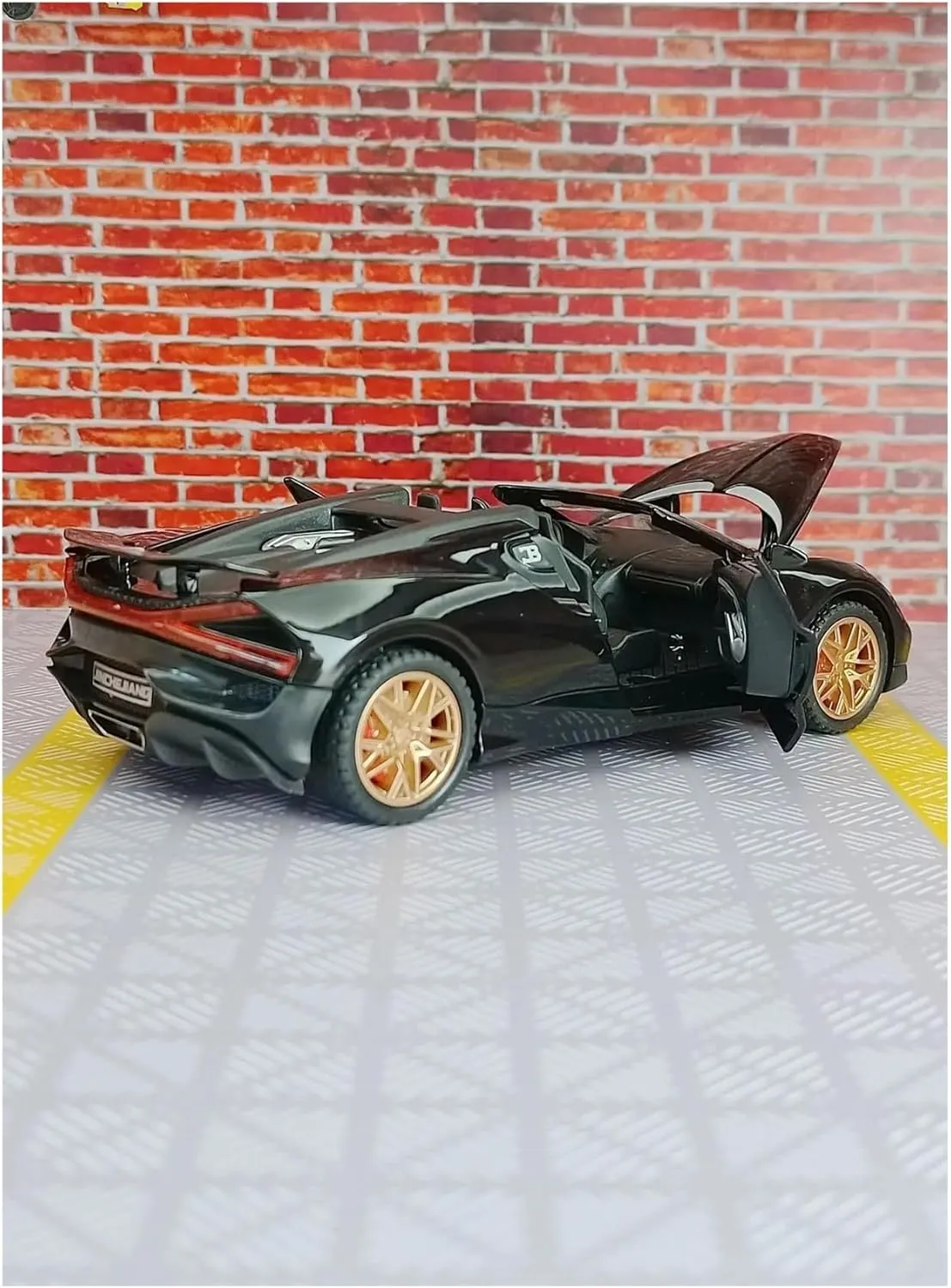 for Bugatti Mistral 1:32 Alloy Sports Car Model Die Casting Racing Simulation Sound Light Gift(Black)