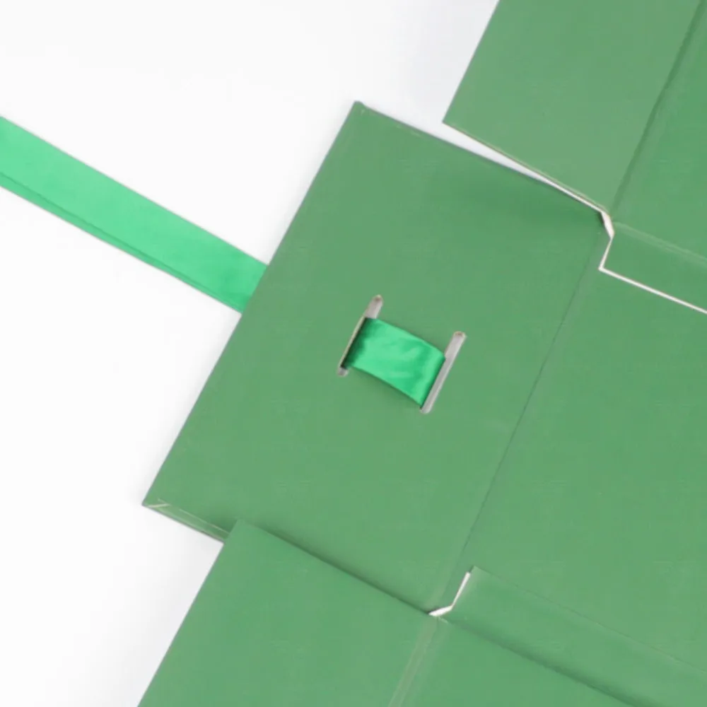 Lionwrapack Green Foldable Rigid Magnetic Closure Skincare Gift Box With Ribbon