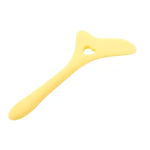 Multi-functional Eyeliner Stencil Wing Tips Silicone Eyeliner Aid Drawing Lipstick Wearing Aid Reusable Makeup Tools(Yellow)