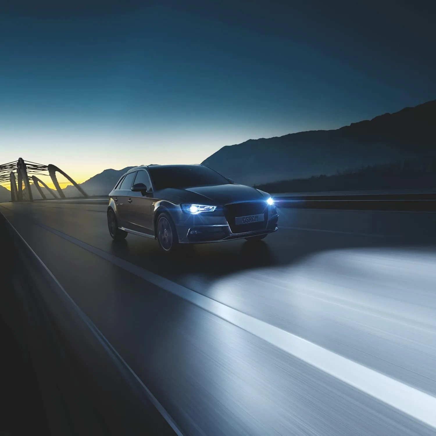 OSRAM Xenarc Cool Blue Intense D2R,  20% more brightness, up to 6,000 K, Xenon headlight bulb, LED look, folding box (1 lamp),66250CBN