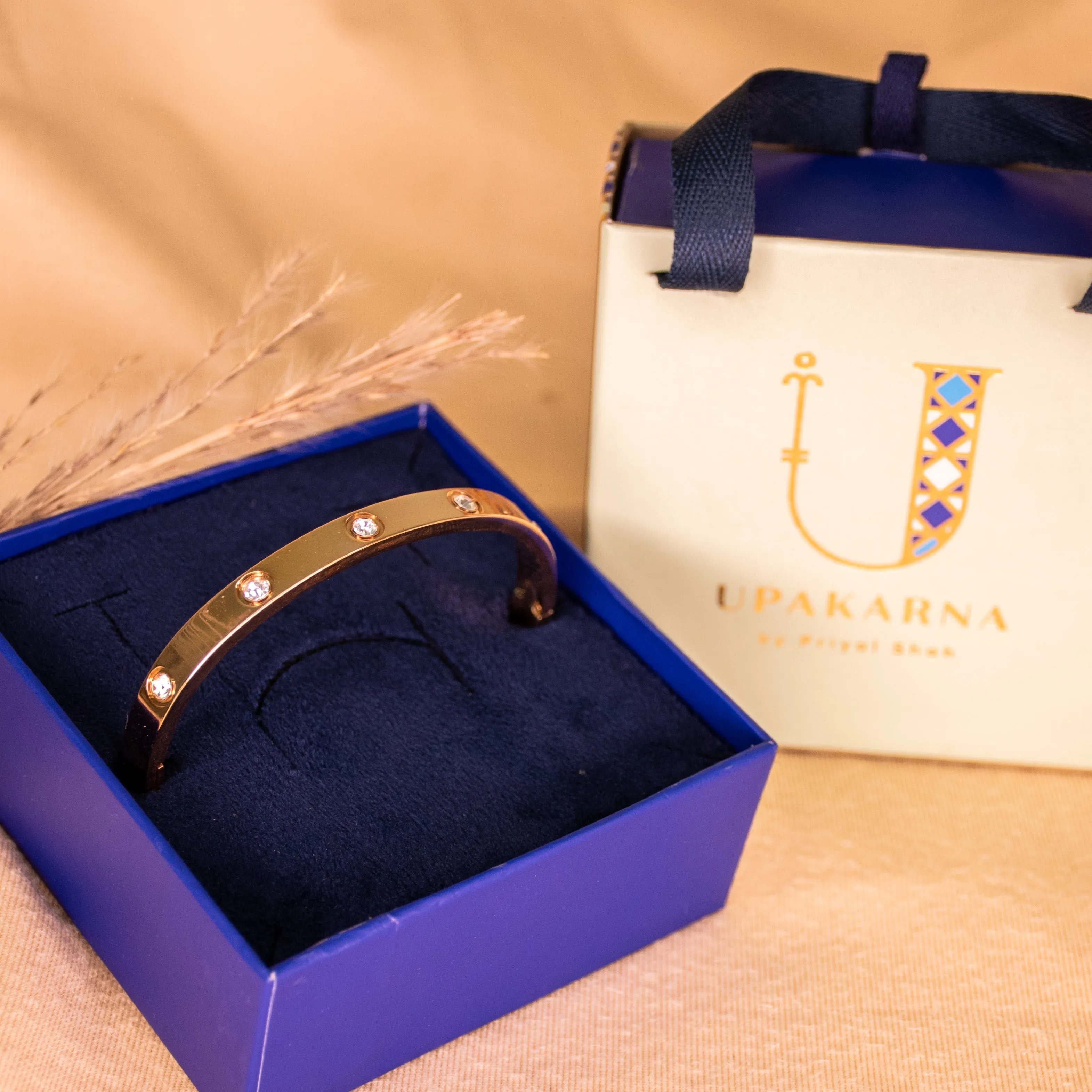 Studded Bangle   Gift Box