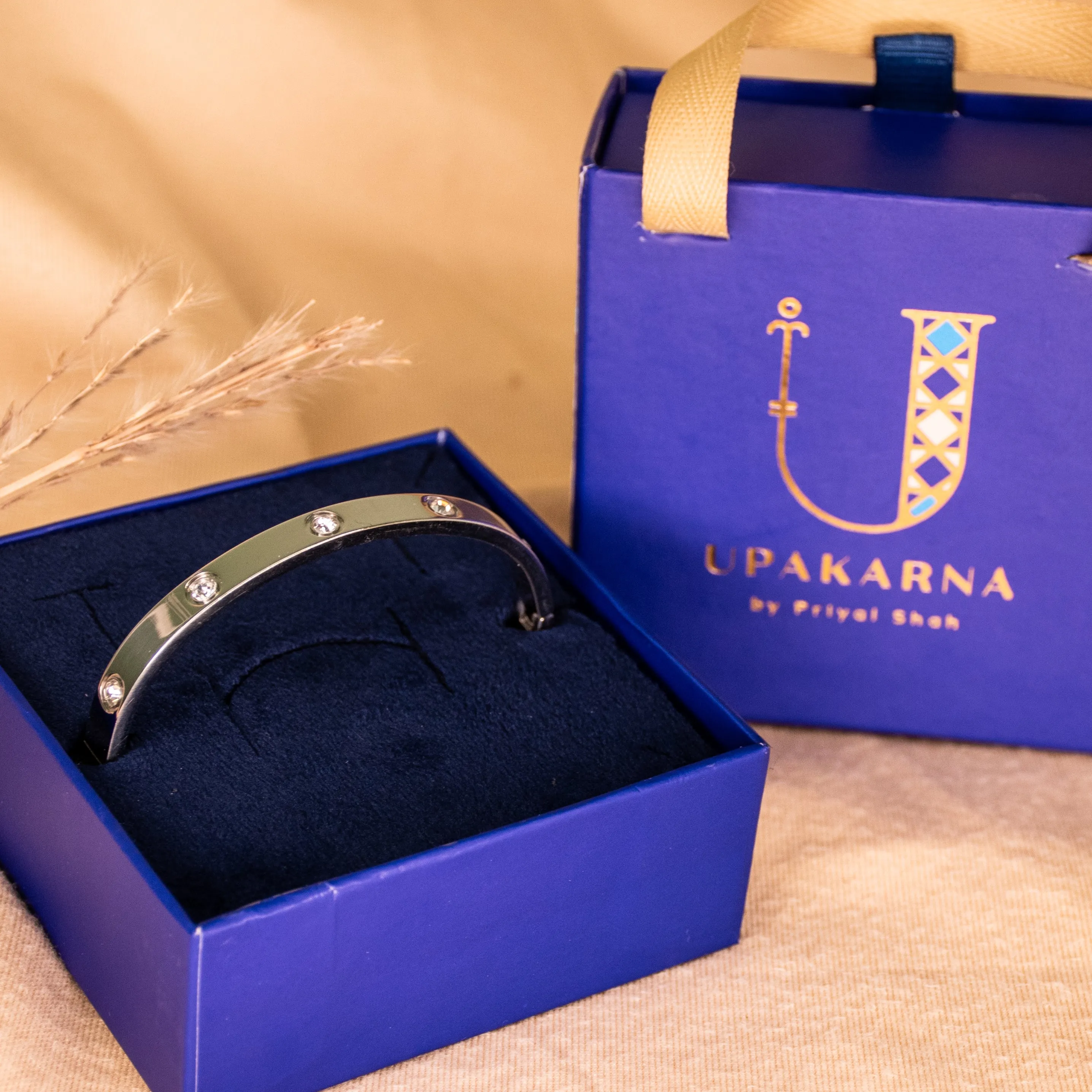 Studded Bangle   Gift Box
