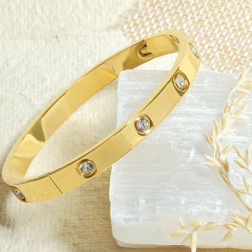 Studded Bangle   Gift Box