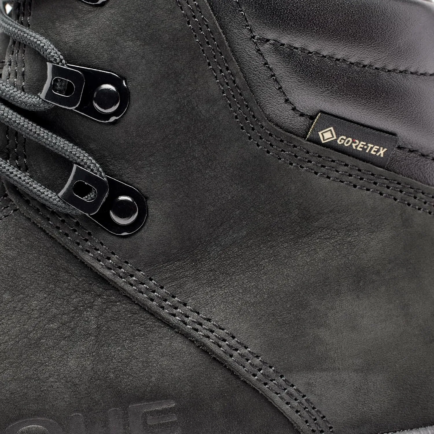 Vasque Men's St. Elias Waterproof Hiking Boot